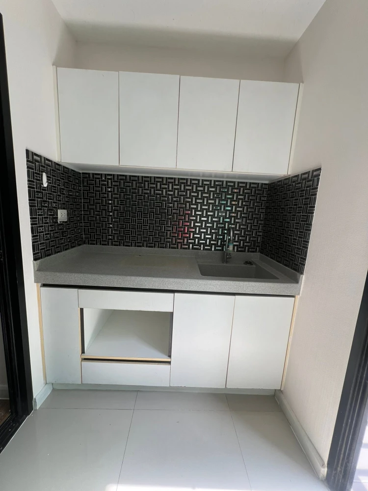 For rent: I Condo Sukumvit 105. Nice room, fully furnished with appliances. Special price! Book now!