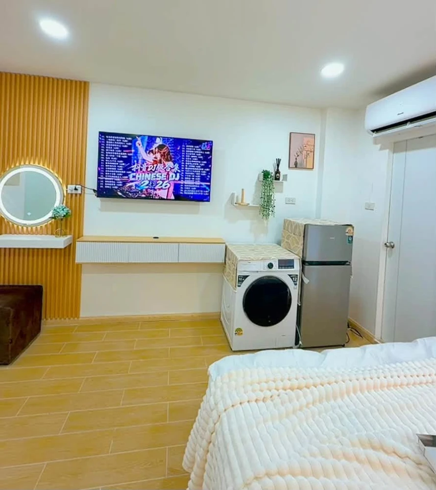 For rent: i-HOUSE Laguna Garden RCA, beautifully decorated room with minimalist built-in furniture. Move-in ready!