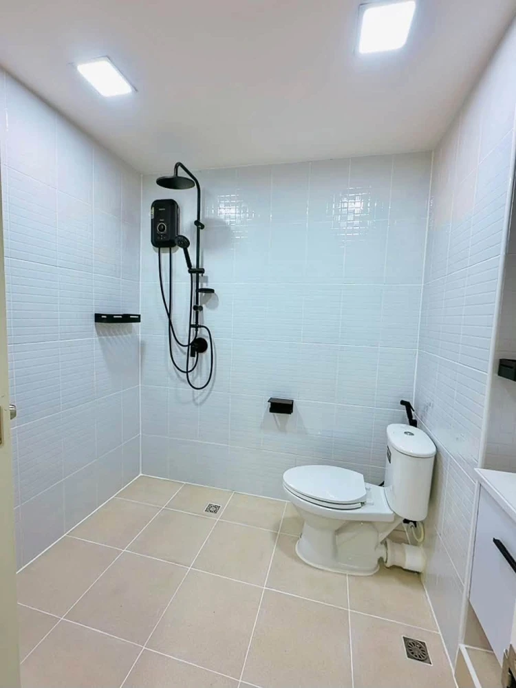 For rent: i-HOUSE Laguna Garden RCA, beautifully decorated room with minimalist built-in furniture. Move-in ready!