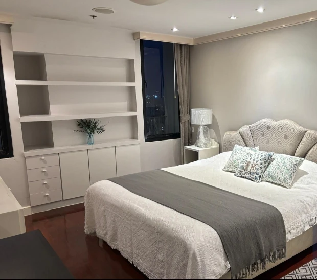 For rent: Icon III, 2 bedrooms. Spacious, fully furnished, and very livable. Book now! Don't miss out! Hurry!