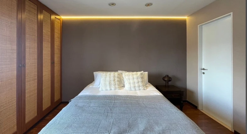 For rent: Icon III, 28th floor, fully furnished unit. Very livable. Book now! Don't miss out! Act fast!