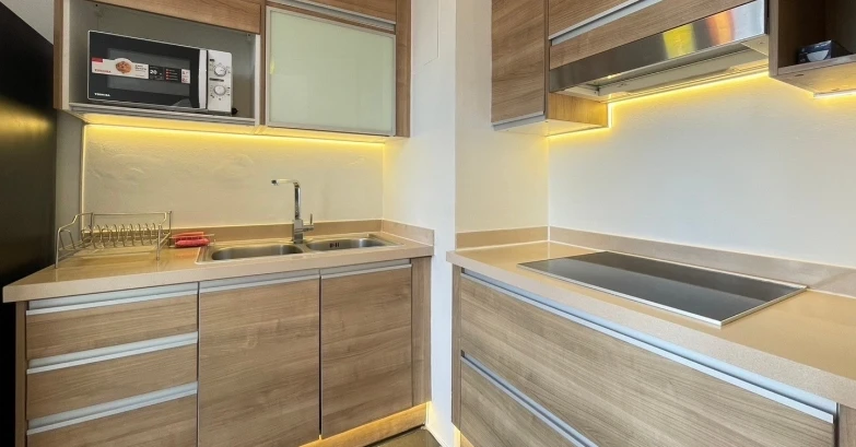 For rent: Icon III, 28th floor, fully furnished unit. Very livable. Book now! Don't miss out! Act fast!