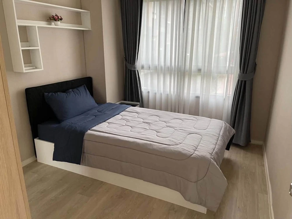 For rent: iCondo Green Space Sukhumvit 77 Phase 1. A nice, spacious unit with plenty of usable space. Move-in ready!