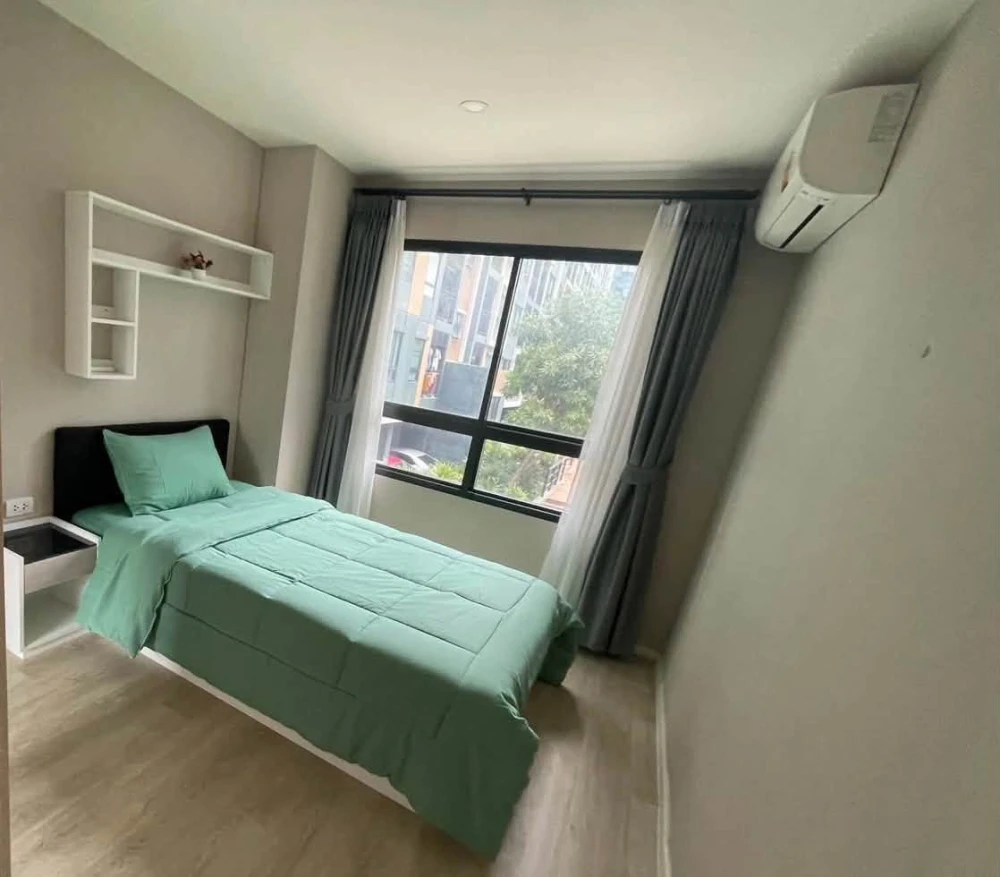 For rent: iCondo Green Space Sukhumvit 77 Phase 1. A nice, spacious unit with plenty of usable space. Move-in ready!
