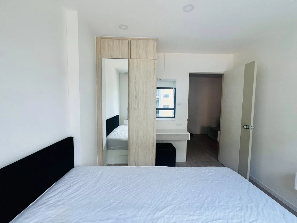 For rent: iCondo Green Space Sukhumvit 77, pool view, nice room, fully furnished, reserve now, don't delay.