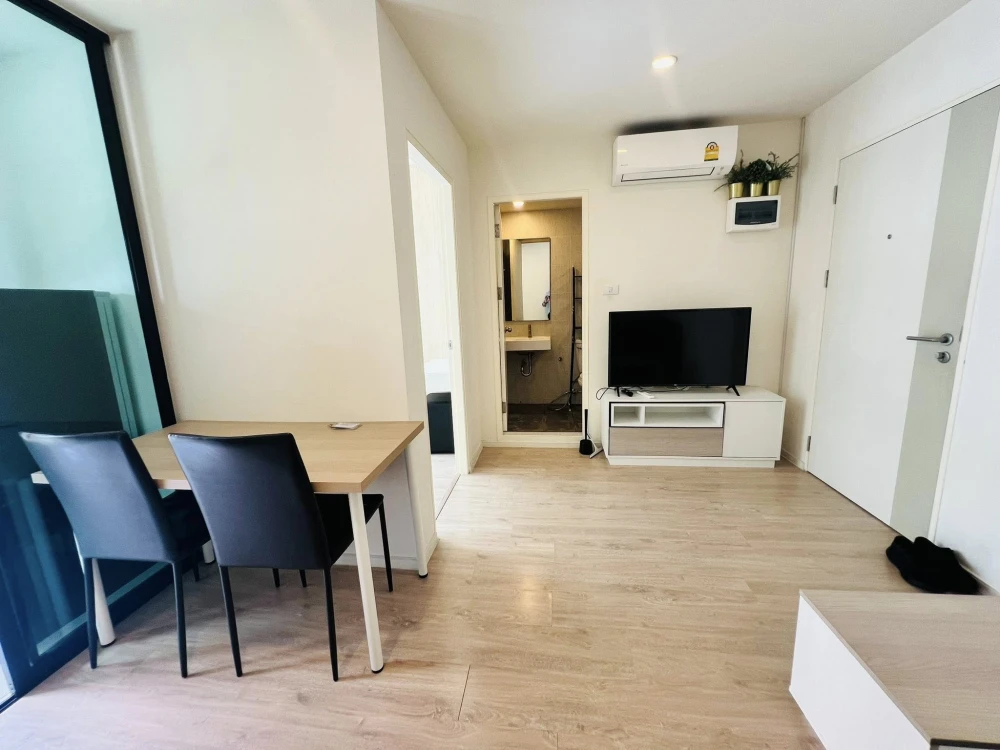 For rent: iCondo Green Space Sukhumvit 77, pool view, nice room, fully furnished, reserve now, don't delay.