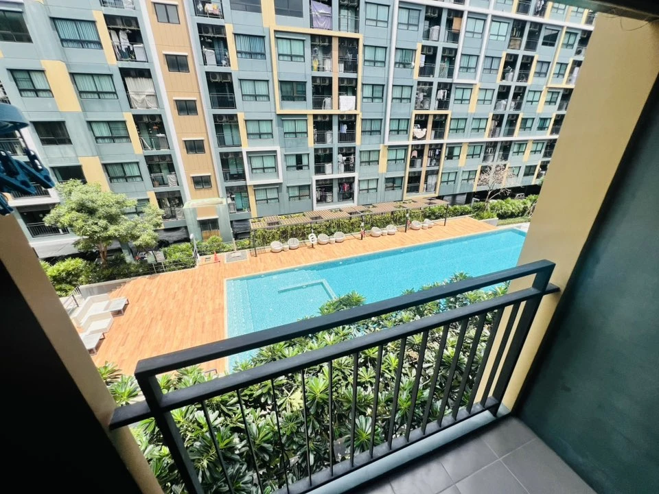 For rent: iCondo Green Space Sukhumvit 77, pool view, nice room, fully furnished, reserve now, don't delay.