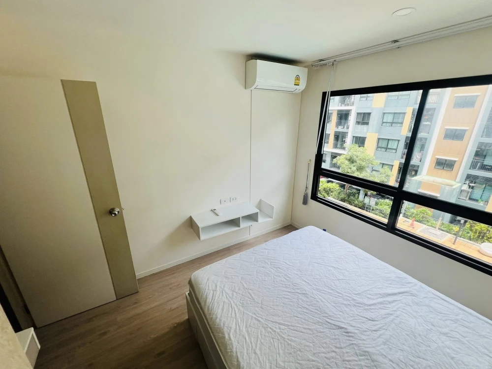 For rent: iCondo Green Space Sukhumvit 77, pool view, nice room, fully furnished, reserve now, don't delay.