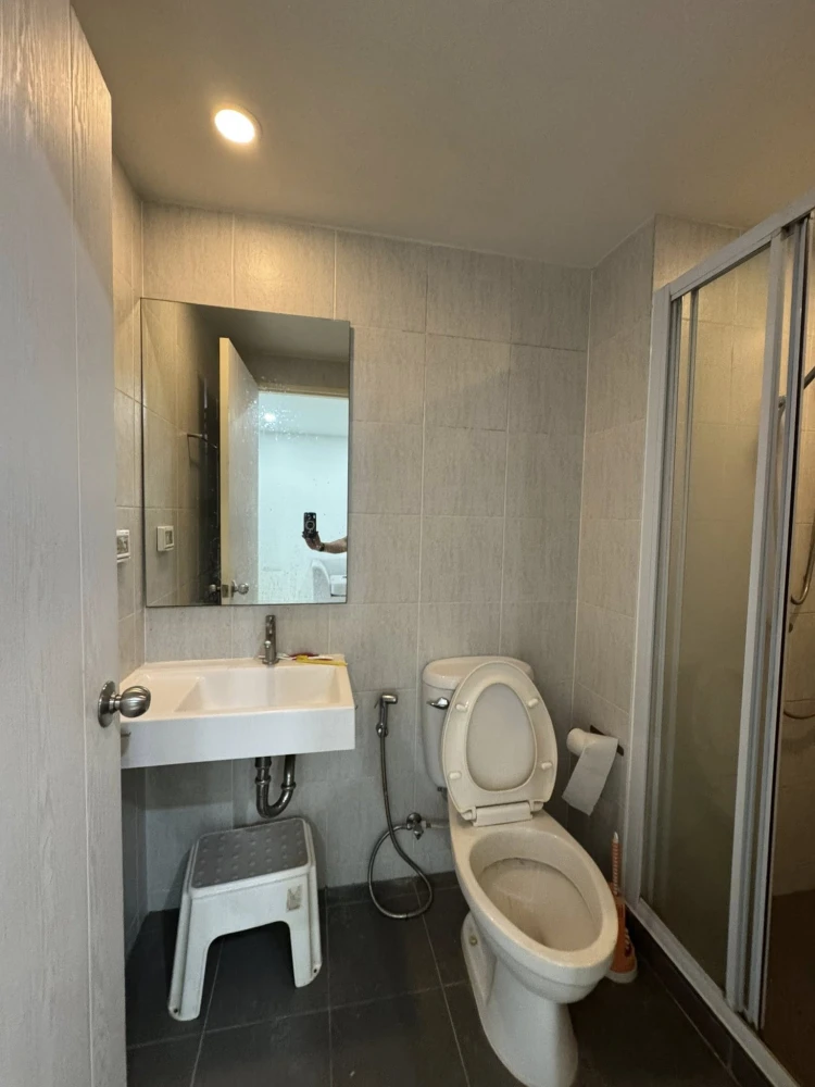 For rent: iCondo Green Space Sukhumvit 77, a nice room on the 3rd floor, fully furnished. Reserve now!