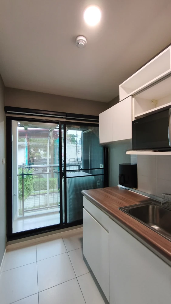 For rent: iCondo Green Space Sukhumvit 77 Phase 2, near the fire escape, easy access, receives gentle morning sun. Don't miss out!