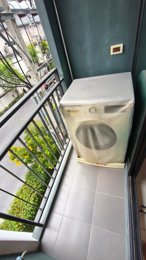 For rent: iCondo Green Space Sukhumvit 77 Phase 2, near the fire escape, easy access, receives gentle morning sun. Don't miss out!
