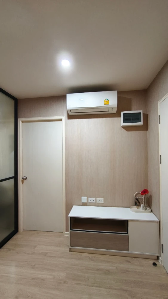 For rent: iCondo Green Space Sukhumvit 77 Phase 2, near the fire escape, easy access, receives gentle morning sun. Don't miss out!