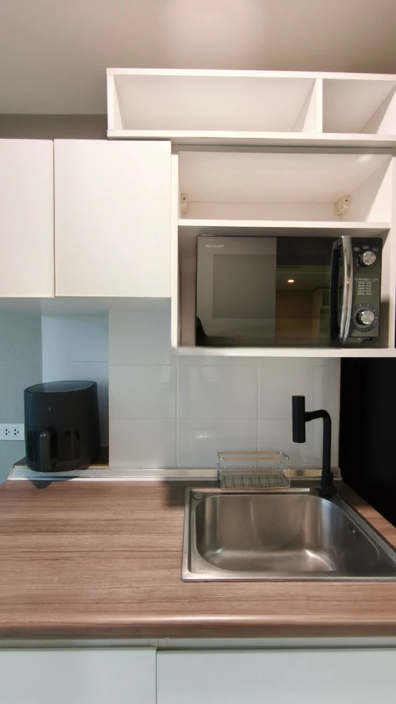 For rent: iCondo Green Space Sukhumvit 77 Phase 2, near the fire escape, easy access, receives gentle morning sun. Don't miss out!