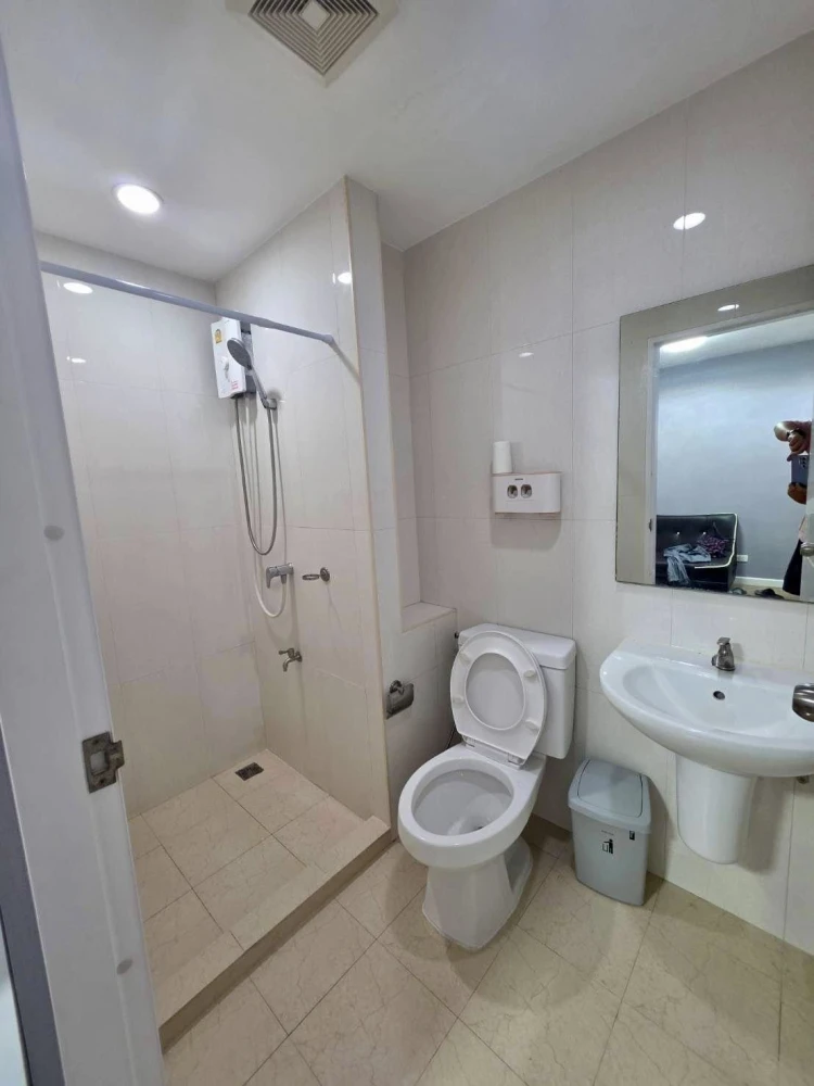 iCondo Ngamwongwan 2 condo for rent, ready to move in, affordable price, fully furnished. Book now!