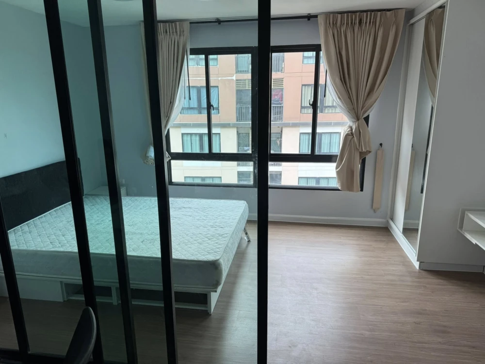 For rent: iCondo Salaya 2, spacious room, good location, fully furnished, just bring your bags and move in.