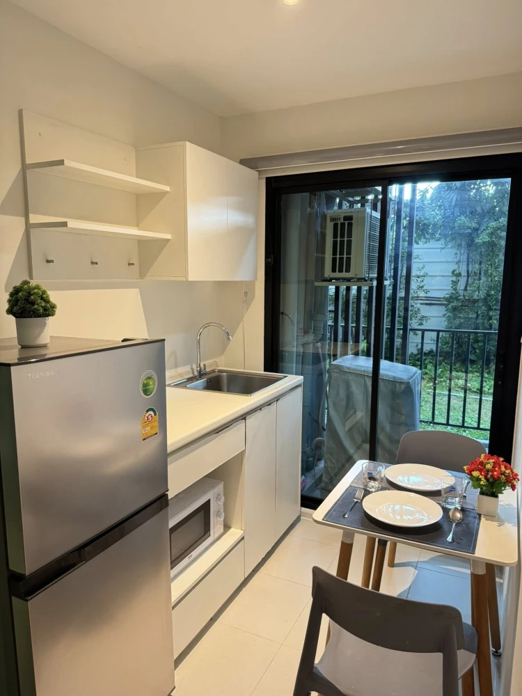 For rent: ICondo Serithai Green Space, nice room, 1st floor, good location, convenient transportation, fully furnished, reserve now.