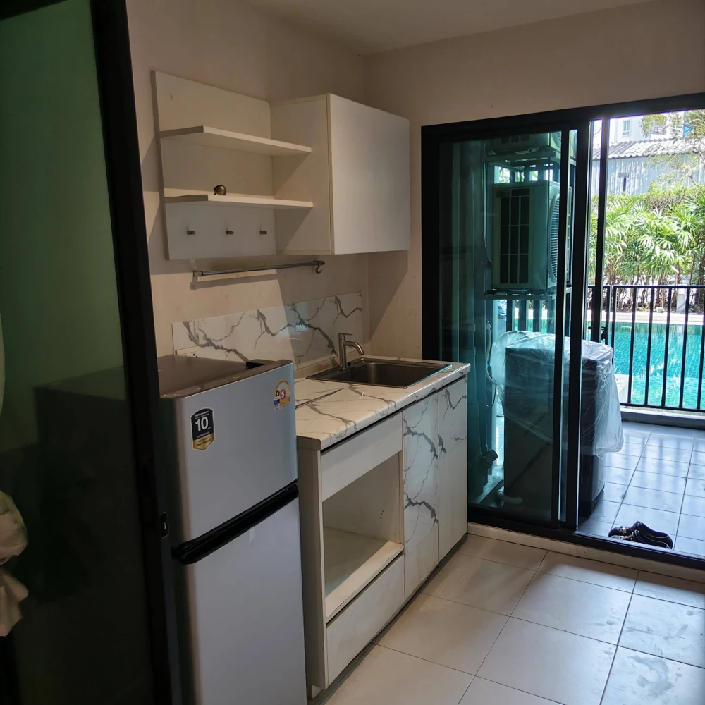 For rent: ICondo Serithai Green Space. Nice room, fully furnished. Ground floor unit available for booking.