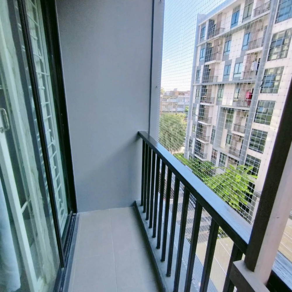 iCondo Sukhapiban 2 condo for rent, fully furnished with appliances. Just bring your personal belongings and move in! Don't miss out!