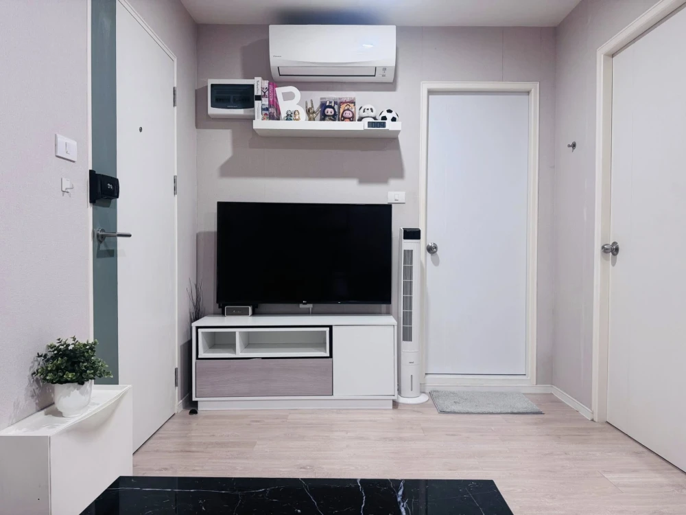 For rent: Icondo Sukhumvit 77 Phase 2. Ready to move in, fully furnished with appliances. Affordable price. Book now, don't miss out!