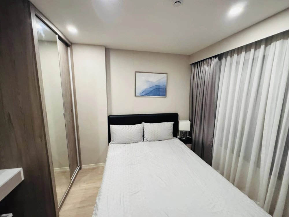 For rent: Icondo Sukhumvit 77 Phase 2. Ready to move in, fully furnished with appliances. Affordable price. Book now, don't miss out!