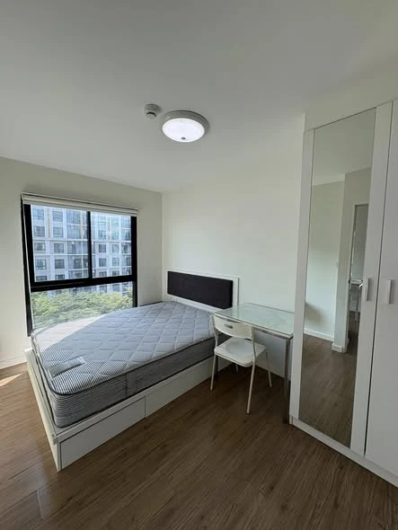 For rent: iCondo Salaya. Spacious rooms with ample living space. Convenient and fully equipped – you won't want to miss this!