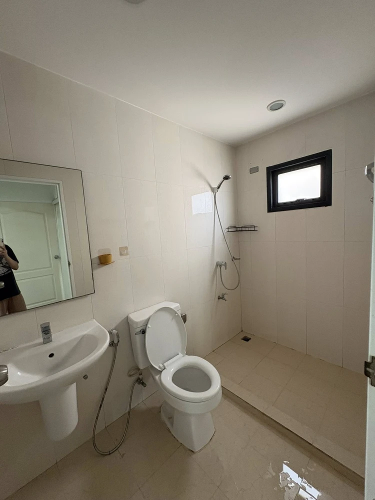 For rent: iCondo Salaya. Spacious rooms with ample living space. Convenient and fully equipped – you won't want to miss this!
