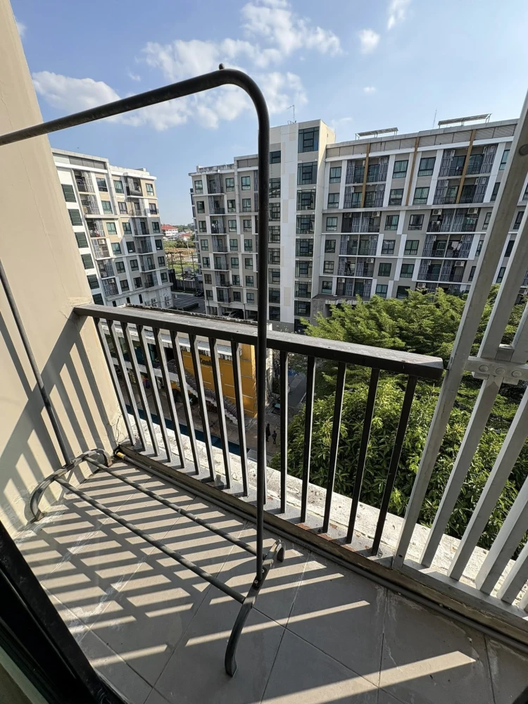 For rent: iCondo Salaya. Spacious rooms with ample living space. Convenient and fully equipped – you won't want to miss this!