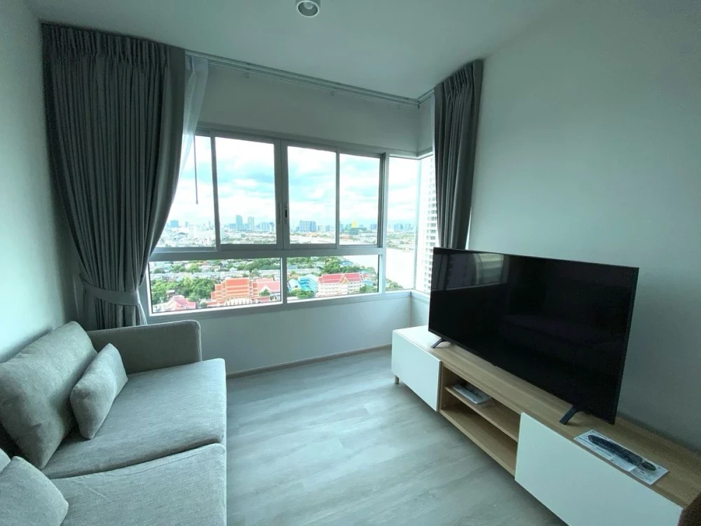 For rent: Ideo Charan 70 - Riverview, 16th floor, beautiful view, high floor, comes with complete decoration.