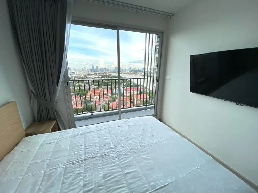 For rent: Ideo Charan 70 - Riverview, 16th floor, beautiful view, high floor, comes with complete decoration.