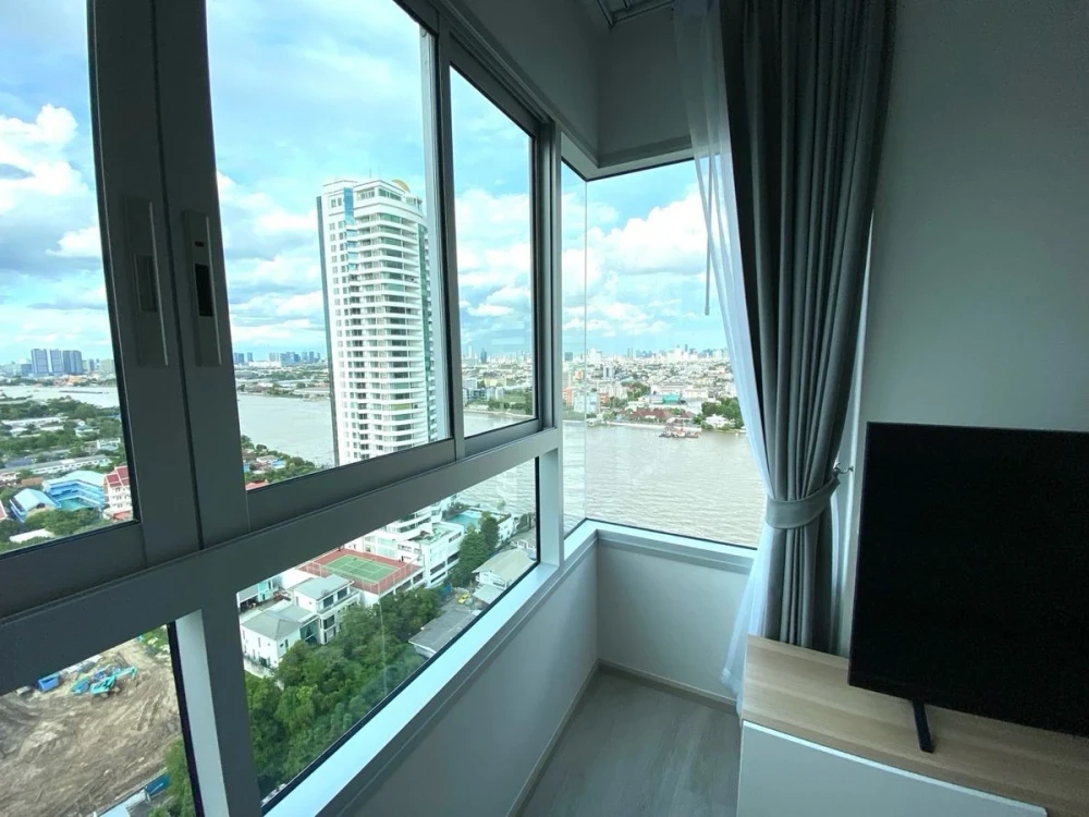For rent: Ideo Charan 70 - Riverview, 16th floor, beautiful view, high floor, comes with complete decoration.