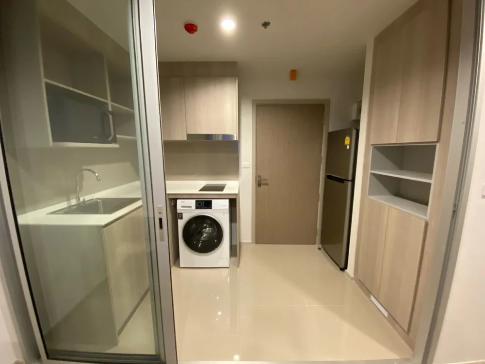 For rent: Ideo Charan 70 - Riverview, 16th floor, beautiful view, high floor, comes with complete decoration.
