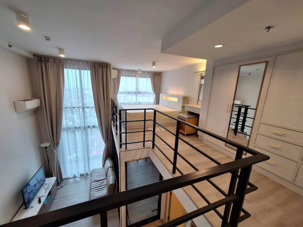 For rent: Ideo Charan 70 - Riverview. High ceilings, spacious and airy, fully furnished. Book now!