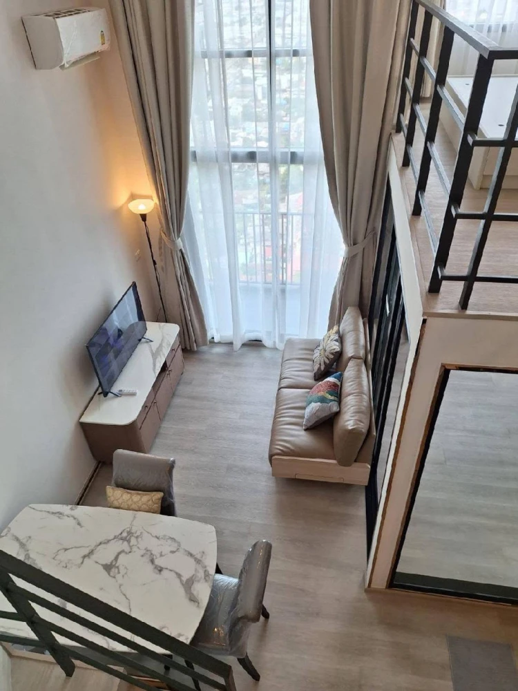 For rent: Ideo Charan 70 - Riverview. High ceilings, spacious and airy, fully furnished. Book now!