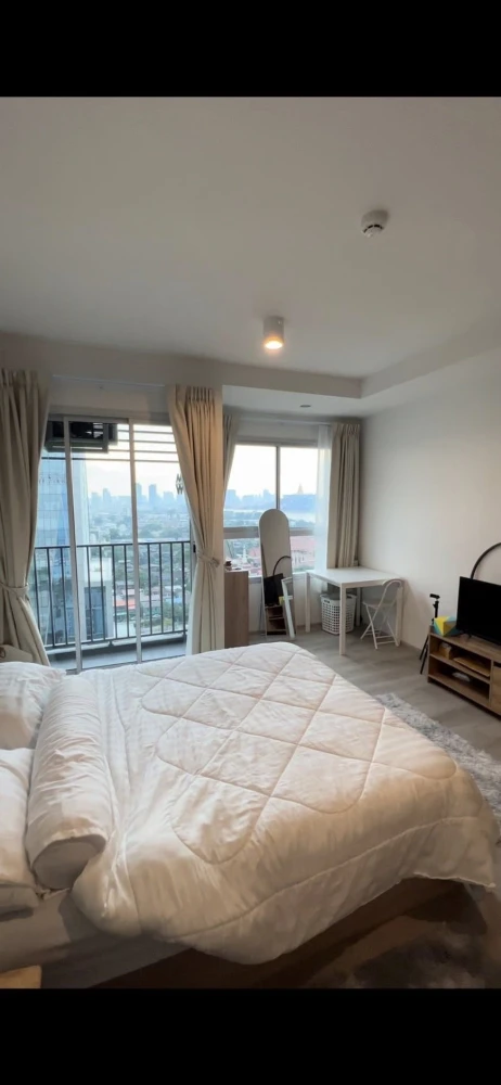 For rent: Ideo Charan 70 Riverview, ready to move in, stunning Chao Phraya River view, plus a good price, easy on the pocket, hurry and book now!!