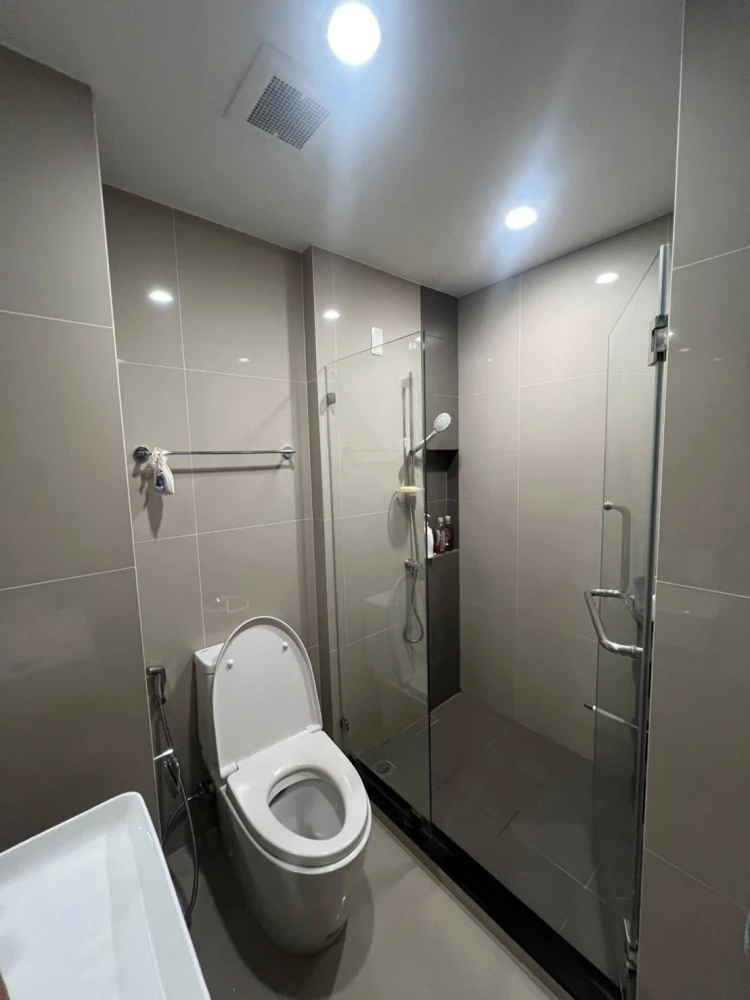 For rent: Ideo Charan 70 Riverview, ready to move in, stunning Chao Phraya River view, plus a good price, easy on the pocket, hurry and book now!!