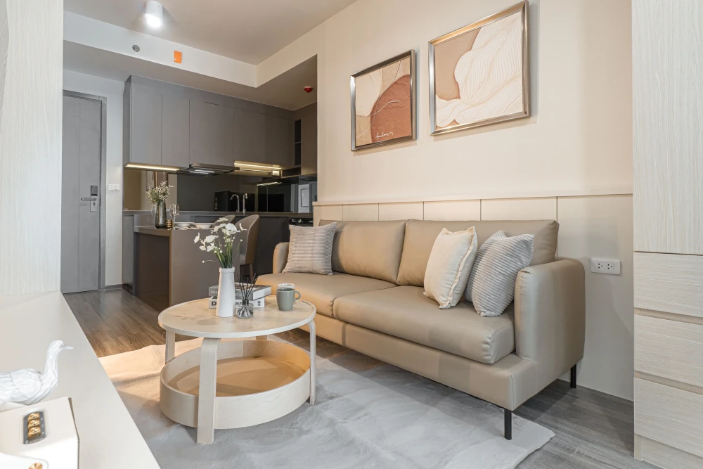 IDEO Chula Samyan for rent, located near the garden on the 19th floor, and the room's window view also overlooks the garden on the ground floor. Ready