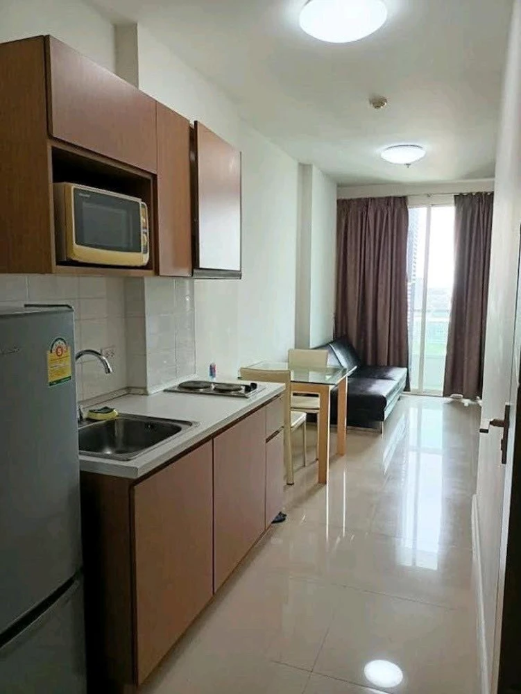 For rent: Ideo Mix Phaholyothin, 21st floor. Nice, fully furnished unit. Book now! Don't miss out!
