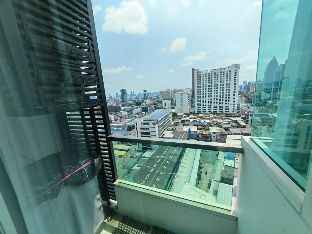 For rent: Ideo Mix Phaholyothin, high floor unit, fully furnished + complete appliances. Book now!