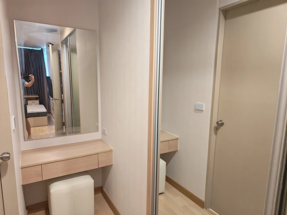 For rent: Ideo Mix Phaholyothin, high floor unit, fully furnished + complete appliances. Book now!