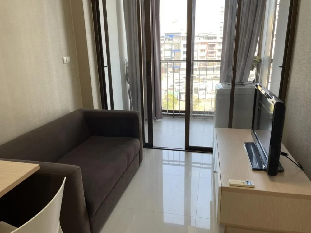 For rent: Ideo Mix Sukhumvit 103, 1 bedroom, 5th floor. Fully furnished with appliances. Just bring your suitcase and move in!