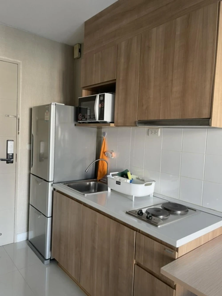 For rent: Ideo Mix Sukhumvit 103, 1 bedroom, 5th floor. Fully furnished with appliances. Just bring your suitcase and move in!