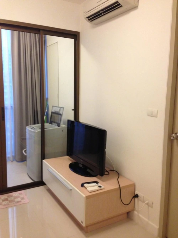 For rent: Ideo Mix Sukhumvit 103, 1 bedroom, 5th floor. Fully furnished with appliances. Just bring your suitcase and move in!