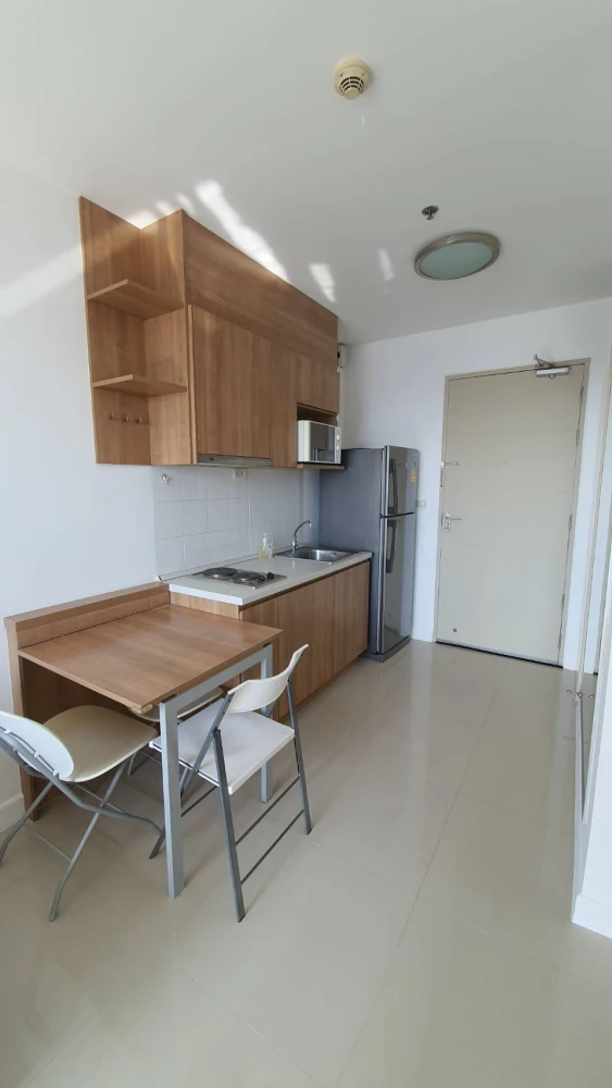 For rent: Ideo Mix Sukhumvit 103, corner unit facing Bang Na intersection. Comfortable and spacious. Book now!