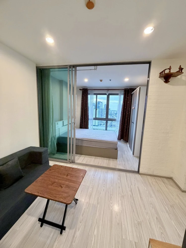 For rent: Ideo Mobi Bangsue Grand Interchange, 1 bedroom, 1 bathroom. Great location, convenient transportation, fully furnished. Book now!