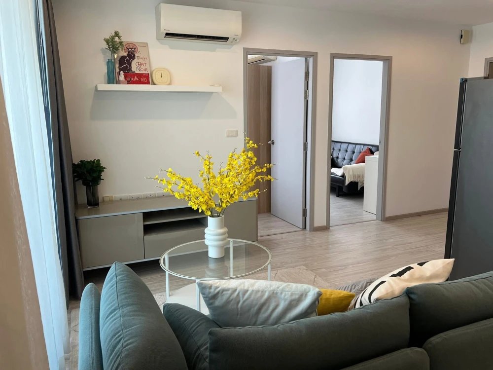 For rent: Ideo Mobi Bangsue Grand Interchange, 2 bedrooms, spacious living area, convenient transportation. Book now!