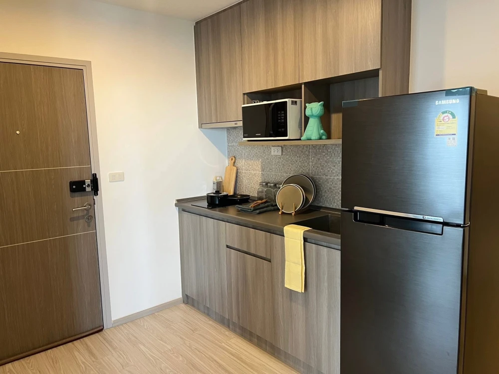 For rent: Ideo Mobi Bangsue Grand Interchange, 2 bedrooms, spacious living area, convenient transportation. Book now!