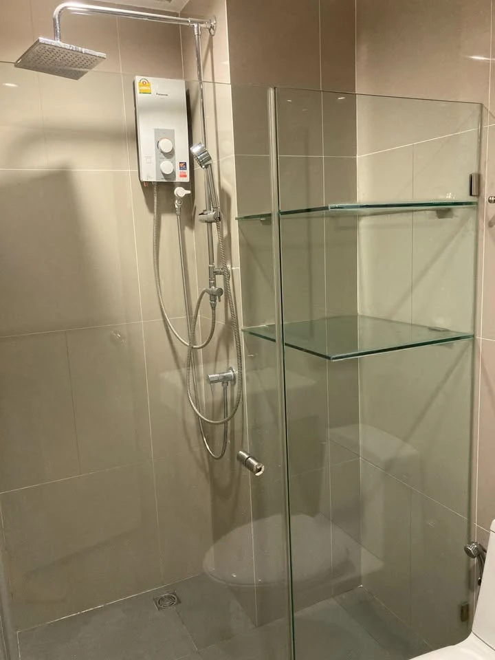 For rent: Ideo Mobi Bangsue Grand Interchange, high floor room with complete facilities. Reserve now!