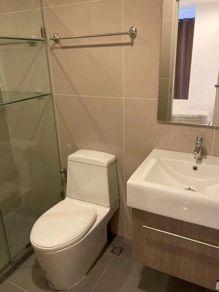 For rent: Ideo Mobi Bangsue Grand Interchange, high floor room with complete facilities. Reserve now!