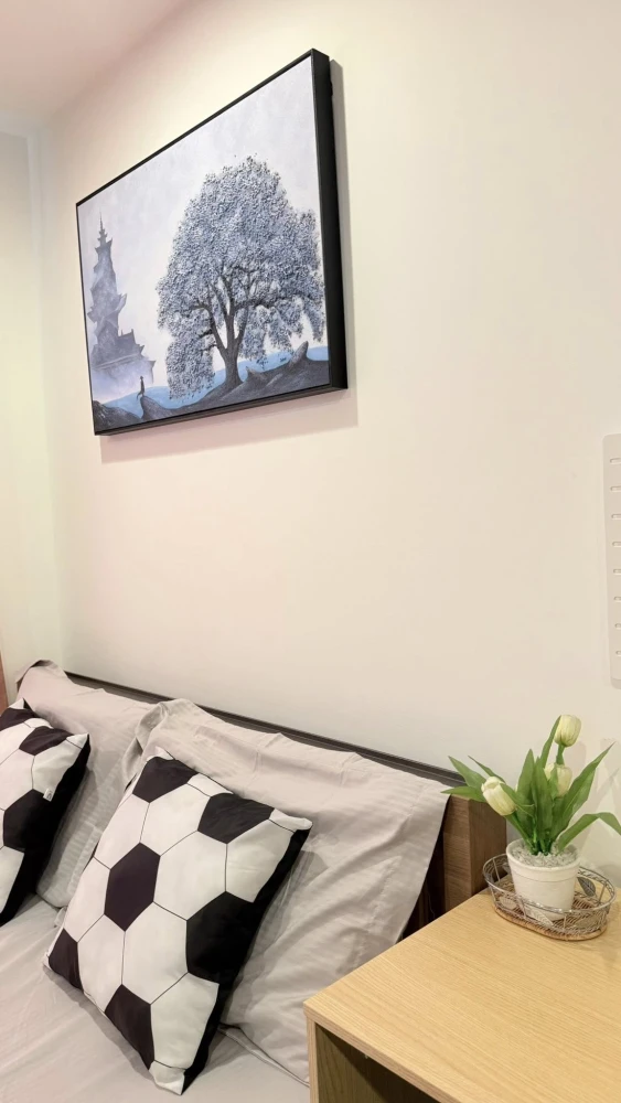For rent: Ideo Mobi Charan-Interchange, a nice room with full furniture on a high floor. Book now!