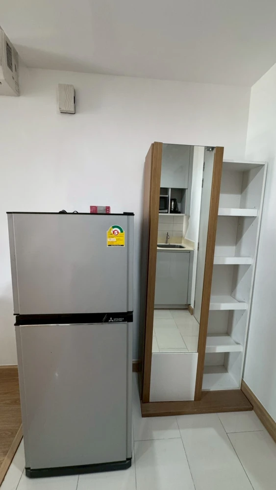 For rent: Ideo Mobi Phayathai, 10th floor, pool view, corner unit, fully furnished. Book now!
